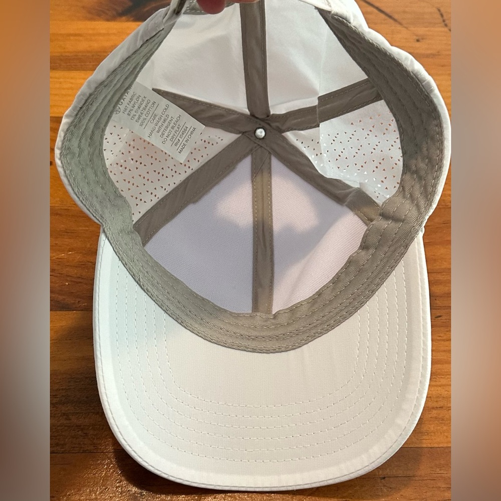 Gaiam Baseball style cap. One size, white. New without tags - Picture 5 of 6